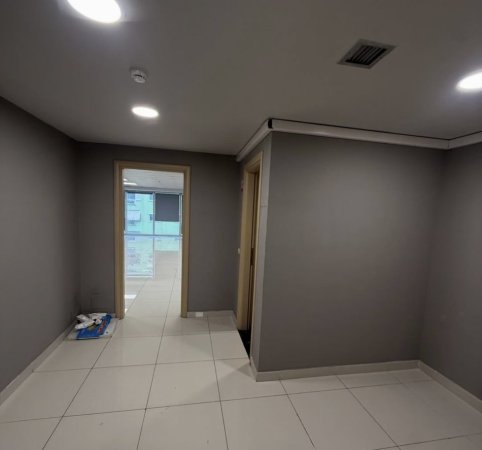 Tirane, jepet me qera zyre Kati 6, 210 m² 3.150 € 