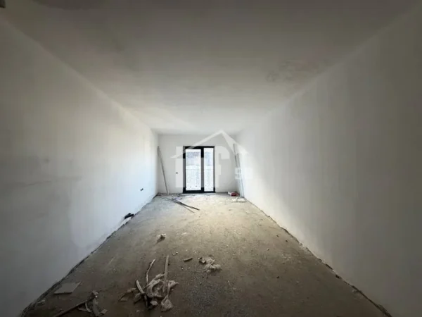 Tirane, shitet apartament 1+1+Ballkon Kati 12, 85 m² 230.000 € (TEK NSHARAKU, PRANE KOMPLEKSIT “DELIJORGJI”)