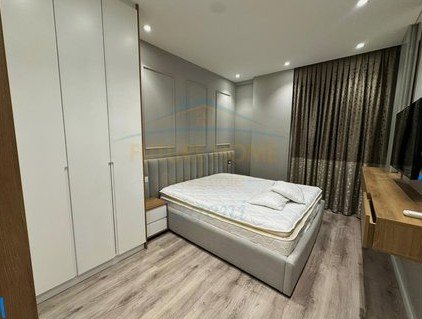 Tirane, jepet me qera apartament 1+1+Ballkon Kati 2, 60 m² 700 € (Shkolla e Kuqe)