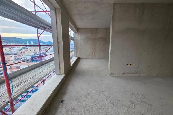 Tirane, shitet apartament 1+1 , 79 m² 200.000 € (komuna e parisit)