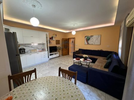 Tirane, shitet apartament 2+1+Ballkon Kati 2, 69 m² 150.000 € (Rruga don bosko)