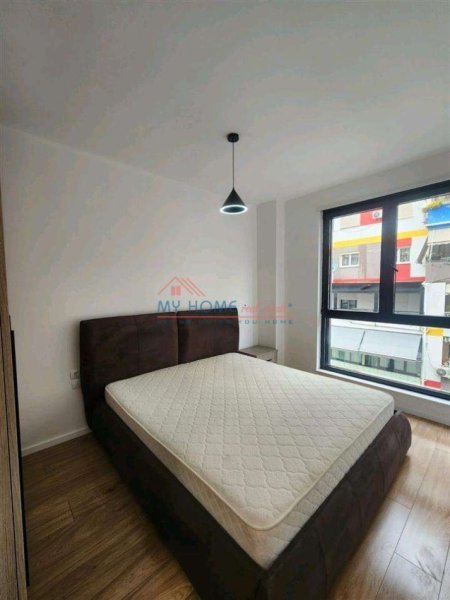 Tirane, jepet me qera apartament 2+1+Ballkon Kati 3, 115 m² 1.000 € (Rruga Shyqyri Brari)