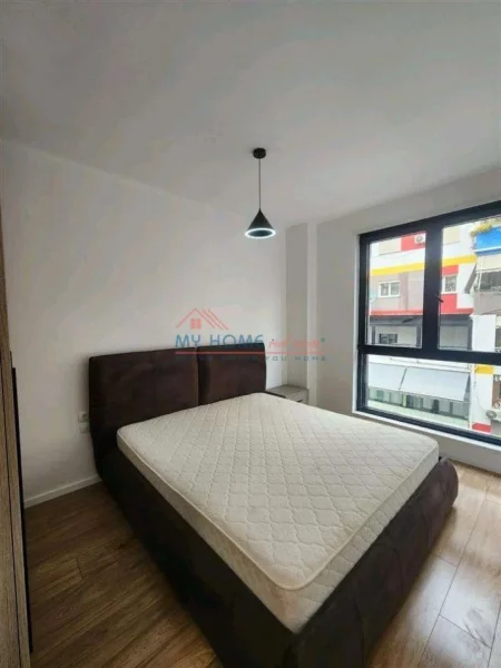 Tirane, jepet me qera apartament 2+1+Ballkon Kati 3, 115 m² 1.000 € (Rruga Shyqyri Brari)