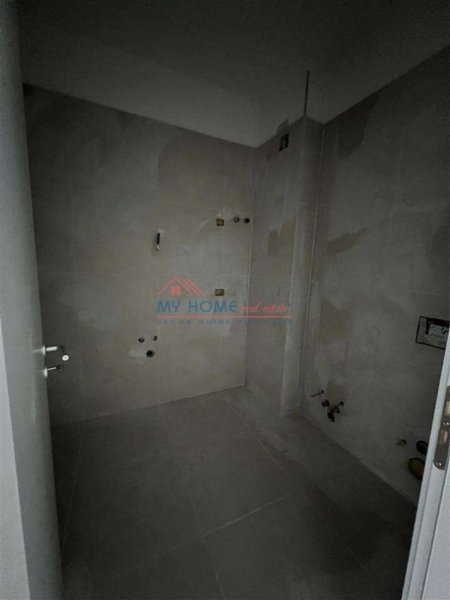 Tirane, shitet apartament 1+1+Ballkon Kati 3, 53 m² 66.500 € 