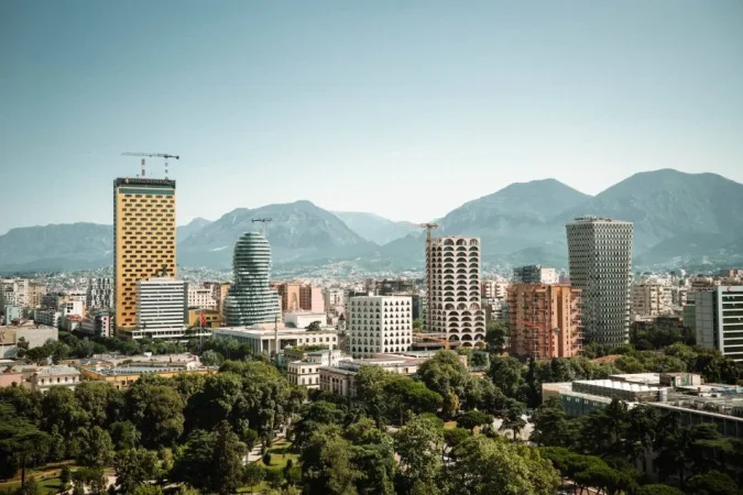 Tirane, jepet me qera apartament 1+1 Kati 1, 70 m² 400 € (kopshti zoologjik)