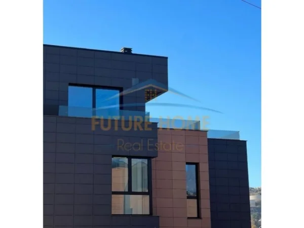 Tirane, shitet Vile 3 Katshe Kati 3, 350 m² (PRANE TEG)