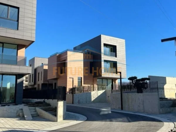 Tirane, shitet Vile 3 Katshe Kati 3, 350 m² (PRANE TEG)