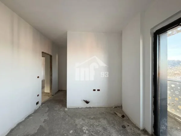 Tirane, shitet apartament 2+1+Ballkon Kati 12, 129 m² 349.000 € (TEK NSHARAKU, PRANE KOMPLEKSIT “DELIJORGJI”)