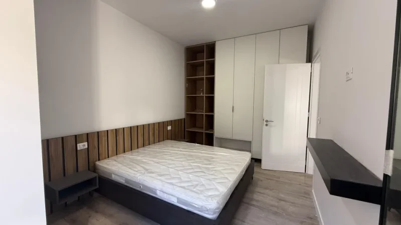 Tirane, jepet me qera apartament 1+1 Kati 1, 70 m² 650 € (MYSLYM SHYRI)