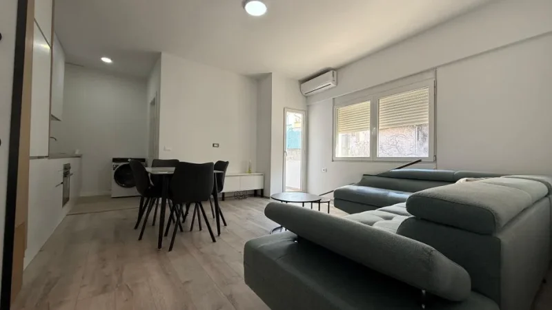 Tirane, jepet me qera apartament 1+1 Kati 2, 65 m² 650 € (MYSLYM SHYR)