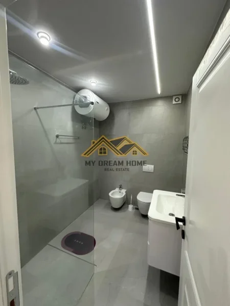 Durres, shitet apartament 3+1 Kati 7, 148 m² 200.000 € (MARKATA)