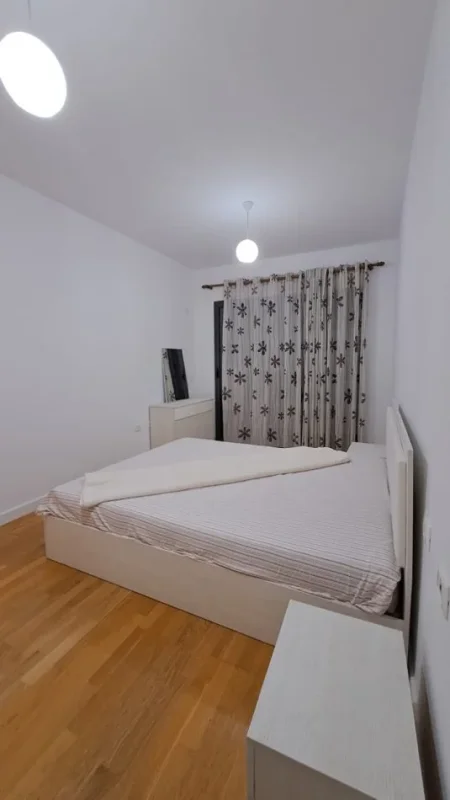 Tirane, jepet me qera apartament 2+1 , 83 m² 600 € (Astir)