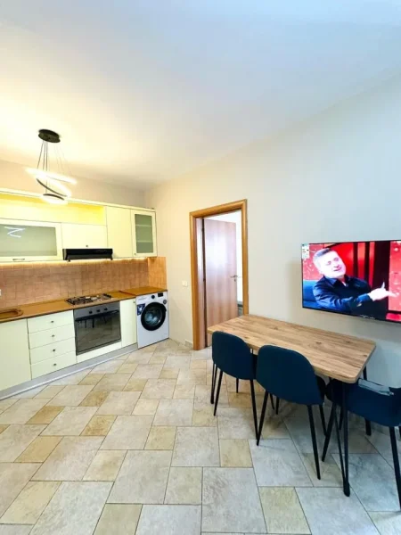 Tirane, jepet me qera apartament 1+1 Kati 15, 60 m² 600 € (Qender prane 9 Katsheve)