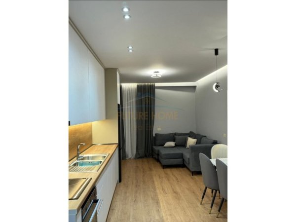 Tirane, jepet me qera apartament 2+1+Ballkon Kati 4, 104 m² 1.300 € (MINE PEZA)