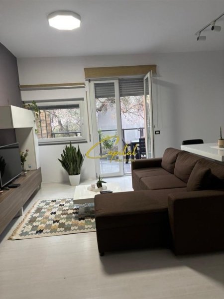 Tirane, jepet me qera apartament 1+1 Kati 3, 85 m² 600 € (KOPSHTI ZOOLOGJIK)