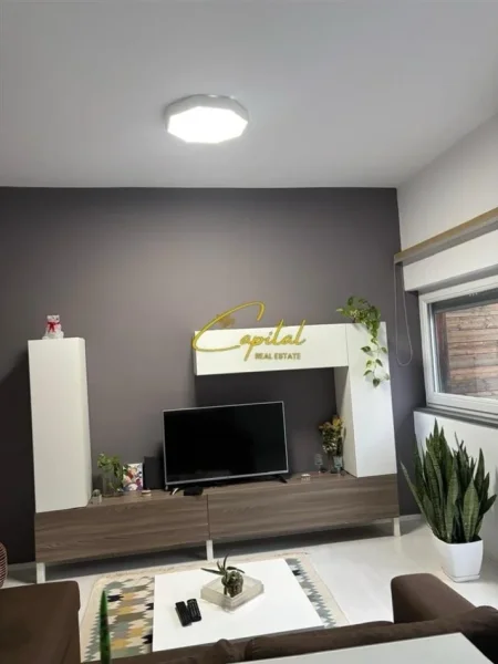 Tirane, jepet me qera apartament 1+1 Kati 3, 85 m² 600 € (KOPSHTI ZOOLOGJIK)
