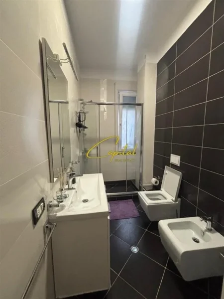 Tirane, jepet me qera apartament 1+1 Kati 3, 85 m² 600 € (KOPSHTI ZOOLOGJIK)