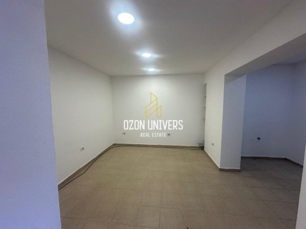 Tirane, jepet me qera ambjent biznesi Kati 0, 35 m² 400 € (Komuna e Parisit)