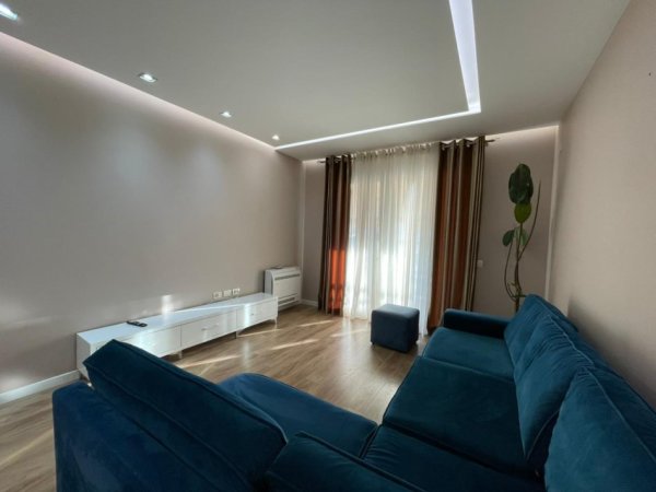 Tirane, jepet me qera apartament 2+1 Kati 3, 100 m² 1.100 € (Kika 2 tek Komuna e Parisit.)