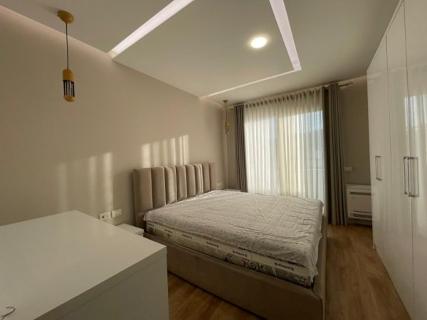 Tirane, jepet me qera apartament 2+1 Kati 3, 100 m² 1.100 € (Kika 2 tek Komuna e Parisit.)