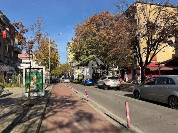 Tirane, shitet ambjent biznesi , 2.000 m² 8.000.000 € (PRANË SHESHIT “WILLSON”)