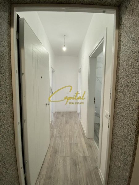 Tirane, jepet me qera zyre Kati 6, 70 m² 700 € (KOMUNA E PARISIT)