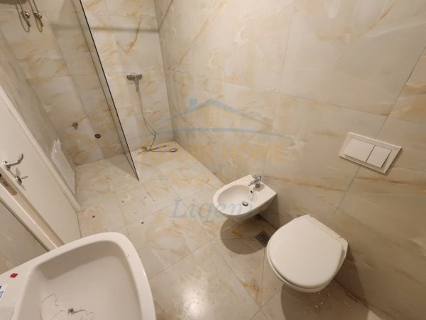 Tirane, shitet apartament 1+1+Ballkon Kati 2, 92 m² 203.500 € (KOPEHTI ZOOLOGJIK)