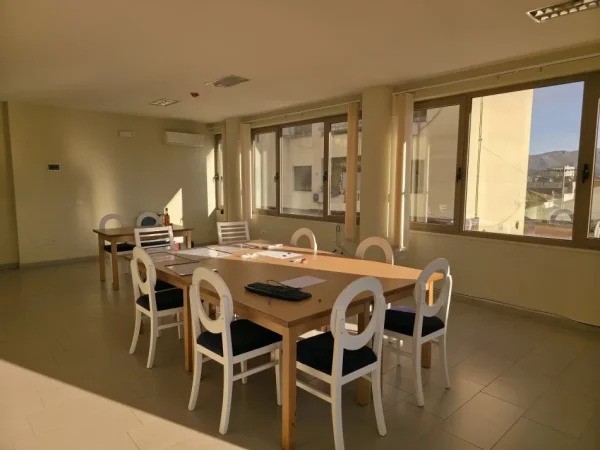 Shkoder, jepet me qera zyre Kati 2, 60 m² (Afer pedonales)