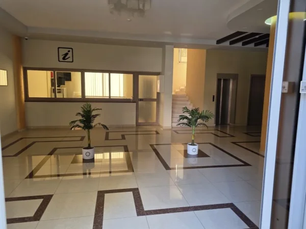 Shkoder, jepet me qera zyre Kati 2, 60 m² (Afer pedonales)