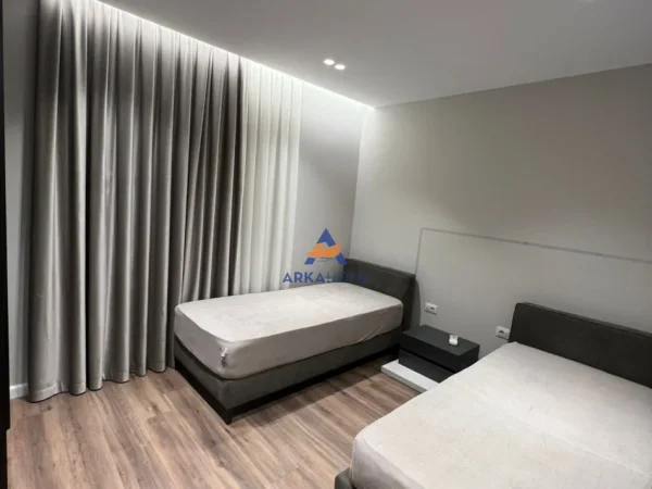 Tirane, jepet me qera apartament 2+1+Ballkon Kati 7, 84 m² 700 € 