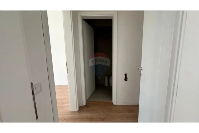 Tirane, shitet apartament 1+1 , 78 m² 178.000 € (Liqeni i Thate)