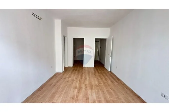 Tirane, shitet apartament 1+1 , 78 m² 178.000 € (Liqeni i Thate)