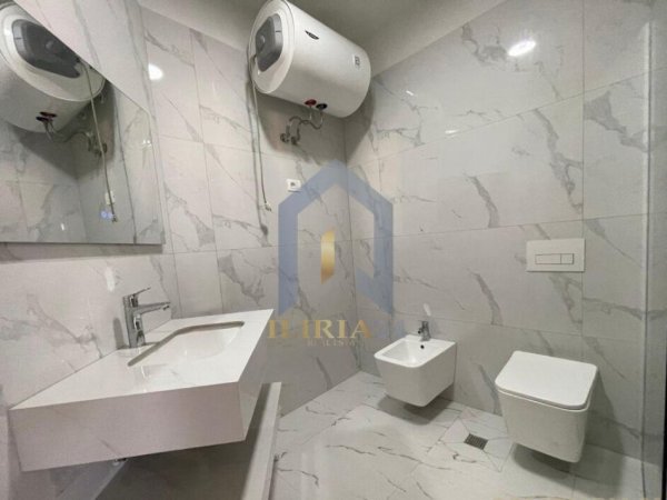 Tirane, shes apartament 2+1+Ballkon Kati 6, 109 m² 132.000 € (Yzberisht BESIM ALLA)