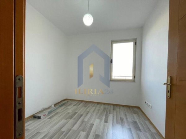 Tirane, shes apartament 2+1+Ballkon Kati 6, 109 m² 132.000 € (Yzberisht BESIM ALLA)