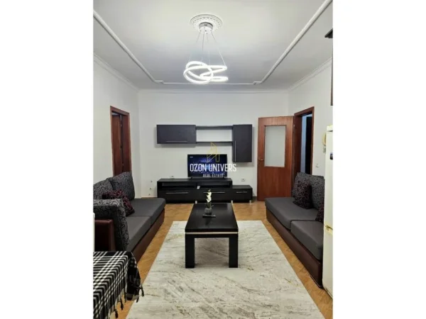 Tirane, jepet me qera apartament 2+1 Kati 5, 400 €