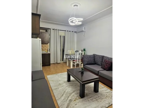 Tirane, jepet me qera apartament 2+1 Kati 5, 400 €