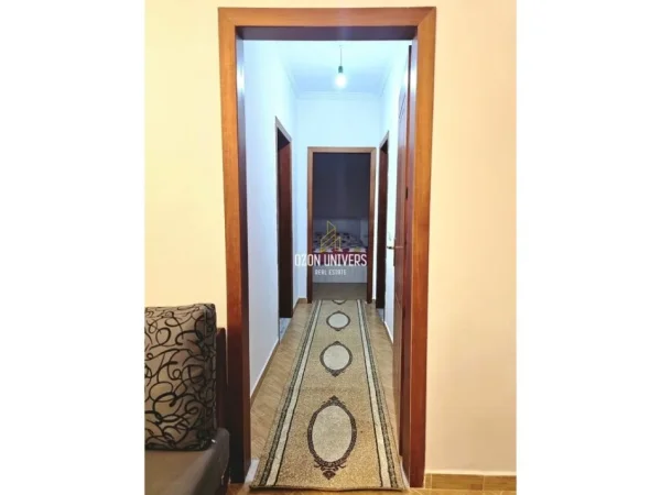 Tirane, jepet me qera apartament 2+1 Kati 5, 400 €
