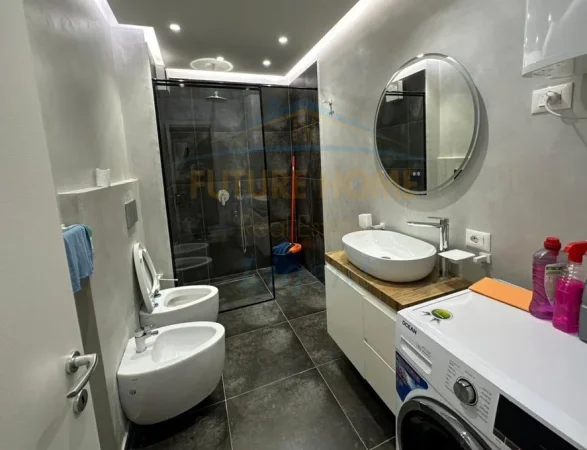 Qera, Apartament 1+1+Post Parkimi, Shkolla e Kuqe, Tirane.