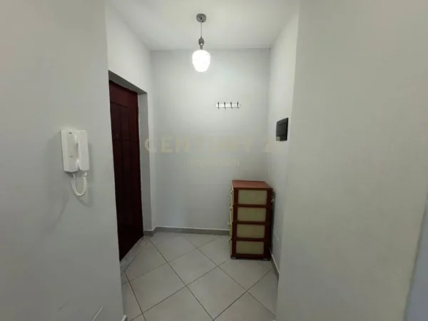 Shqiperi, jepet me qera apartament 1+1 Kati 2, 58 m² 450 € (Don Bosko)