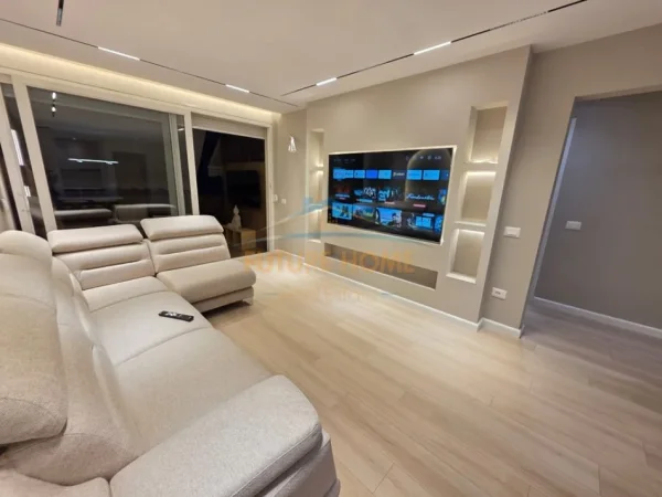 Tirane, shitet apartament 2+1 Kati 8, 112 m² 320.000 €