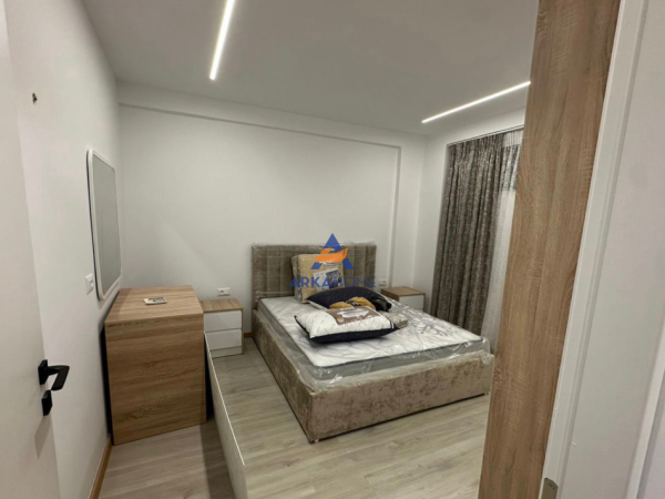 Tirane, jepet me qera apartament 1+1+Ballkon Kati 1, 55 m² 700 € 