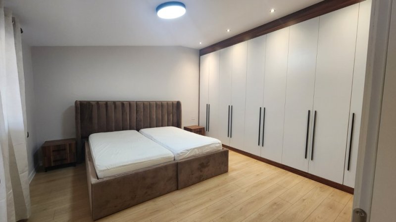 Tirane, jepet me qera apartament 2+1 Kati 5, 100 m² 550 € (Rruga 5 Maji)