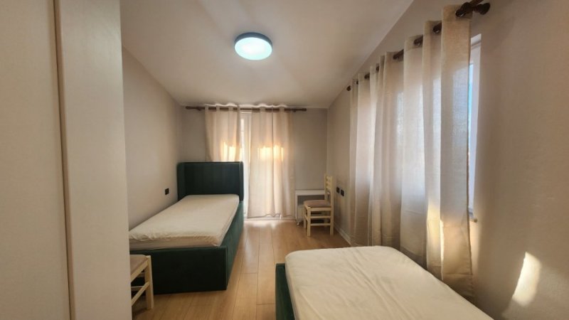 Tirane, jepet me qera apartament 2+1 Kati 5, 100 m² 550 € (Rruga 5 Maji)