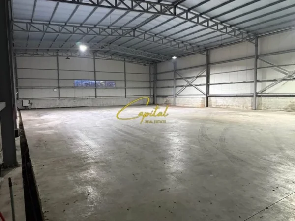 Tirane, jepet me qera magazine Kati 0, 600 m² 2.300 € (KAMEZ)