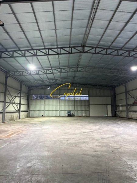 Tirane, jepet me qera magazine Kati 0, 600 m² 2.300 € (KAMEZ)