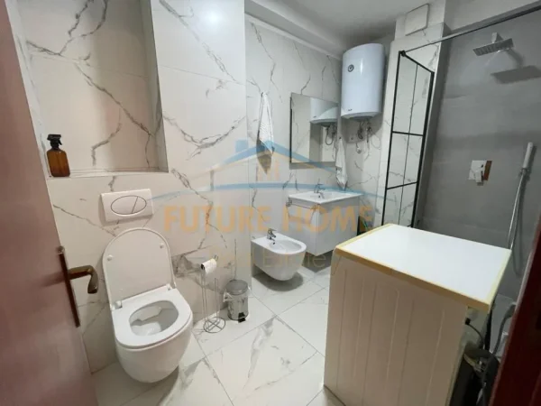Tirane, jepet me qera apartament 1+1+Ballkon Kati 2, 75 m² 600 € (RRUGA E ELBASNIT)