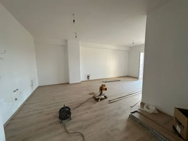 Tirane, shitet apartament 2+1 Kati 2, 117 m² 193.050 € (KOMPLEKSI AURA)