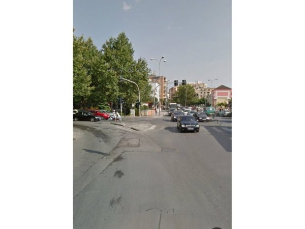 Tirane, jepet me qera ambjent biznesi Kati 0, 47 m² 1.500 € (Vasil Shanto)