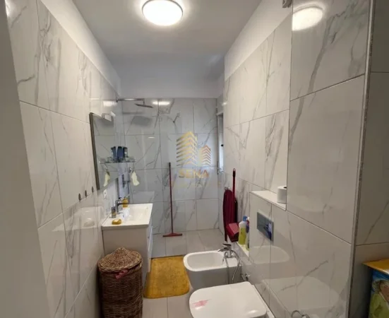 Tirane, shitet apartament 2+1+Ballkon Kati 8, 91 m² 205.000 € (Rruga e Dibres)