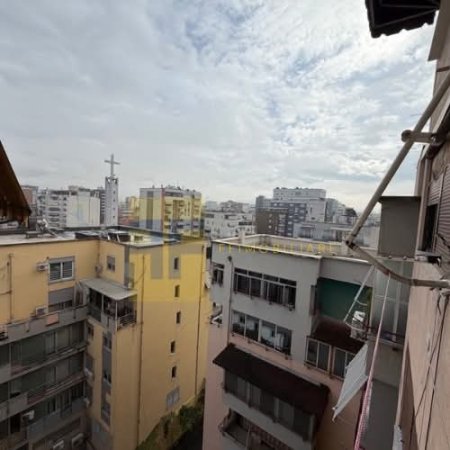 Tirane, jepet me qera apartament 2+1+Ballkon Kati 8, 90 m² 600 € (Zona e Selvisë)